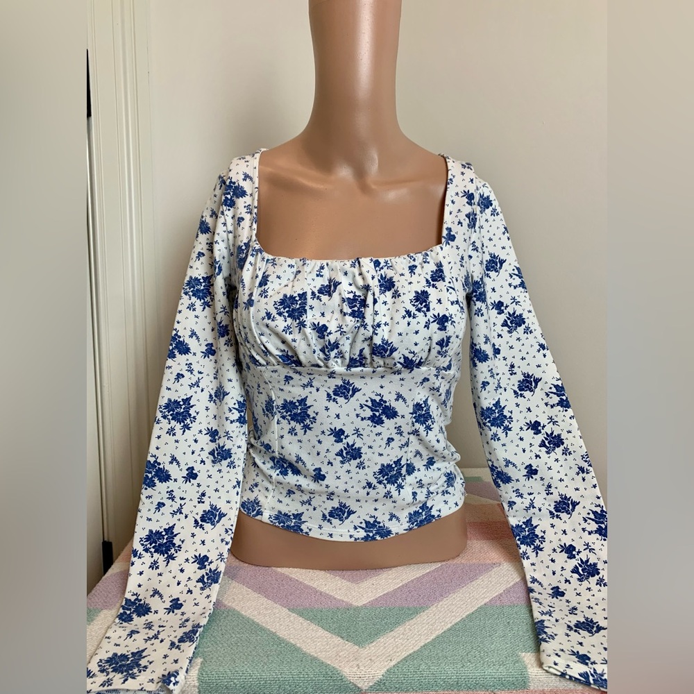 Forever 21 blue floral gathered bust top